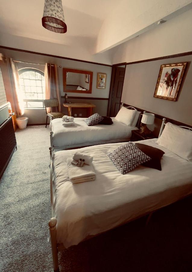 Hotel The Italian Greyhound à Great Glen Extérieur photo